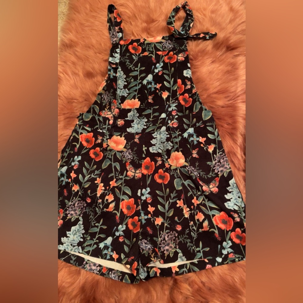 Tiktok corduroy floral overalls Size Small